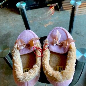 Dearfoams Pink slippers size 11